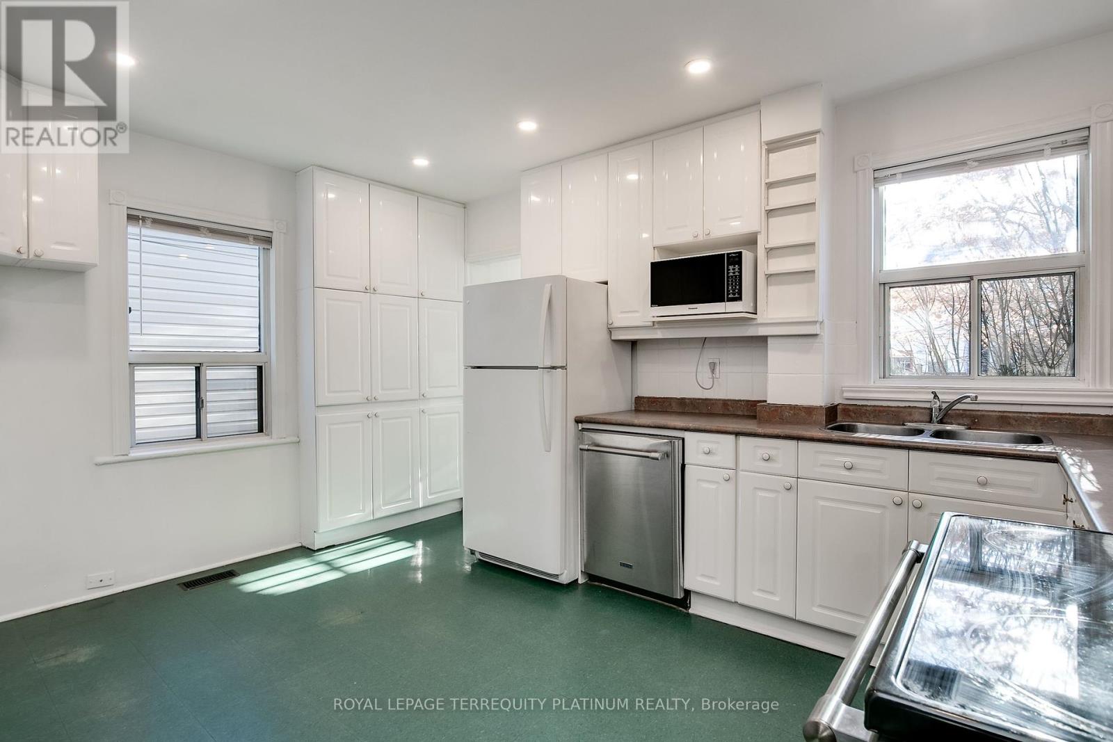 55 Woodrow Avenue, Toronto, Ontario  M4C 1G5 - Photo 8 - E12460643