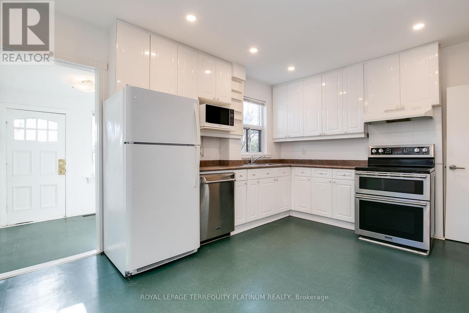 55 Woodrow Avenue, Toronto, Ontario  M4C 1G5 - Photo 9 - E12460643