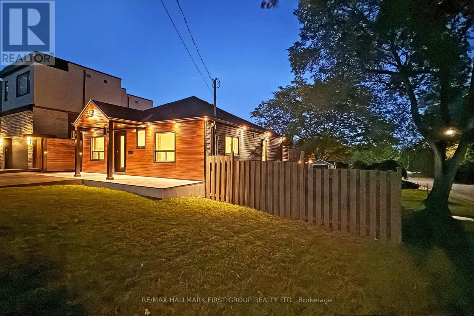 589 Marksbury Road, Pickering, Ontario  L1W 2T1 - Photo 3 - E12460705