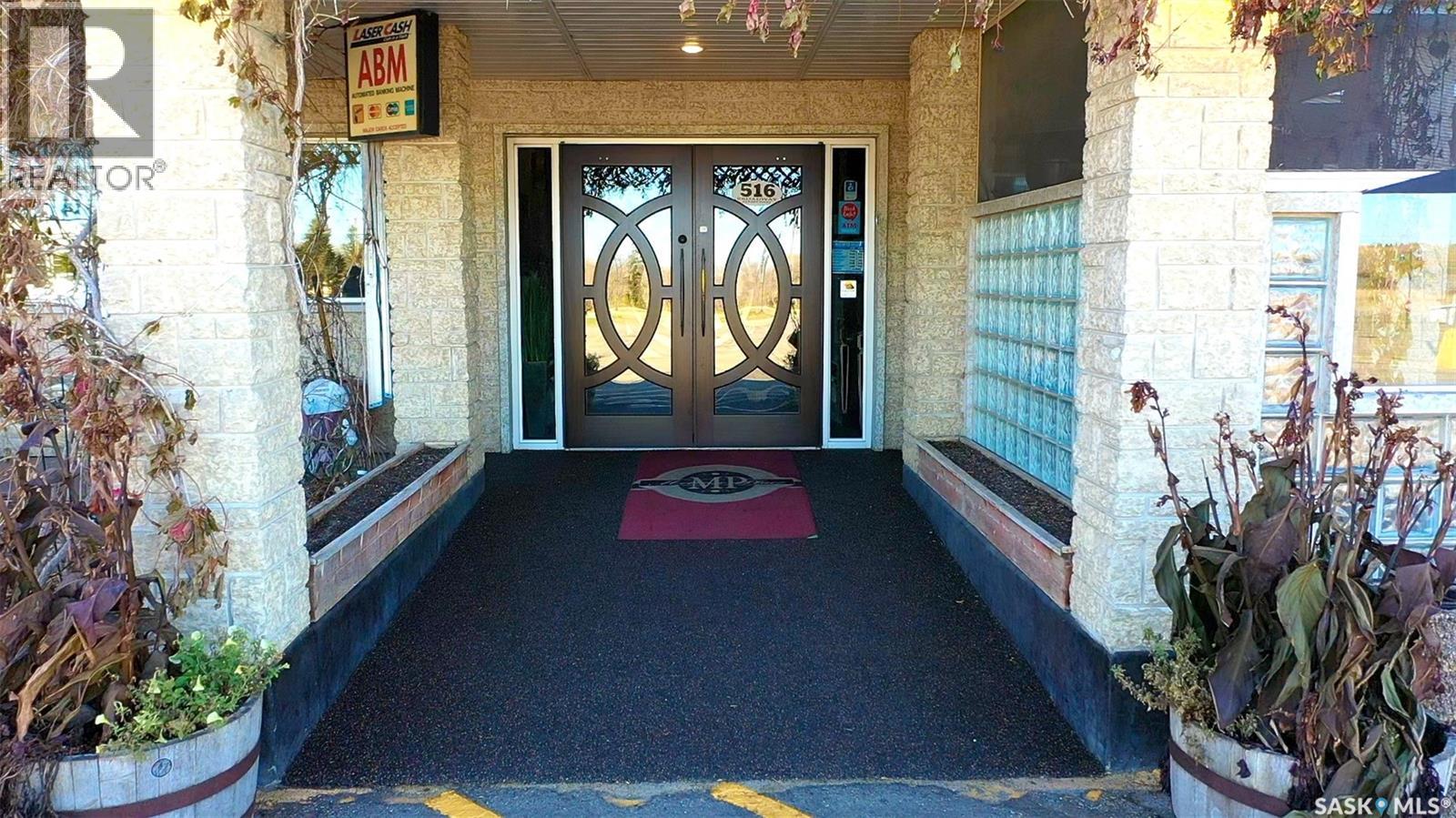 516 & 522 Broadway Street W, Yorkton, Saskatchewan  S3N 0P5 - Photo 7 - SK020219