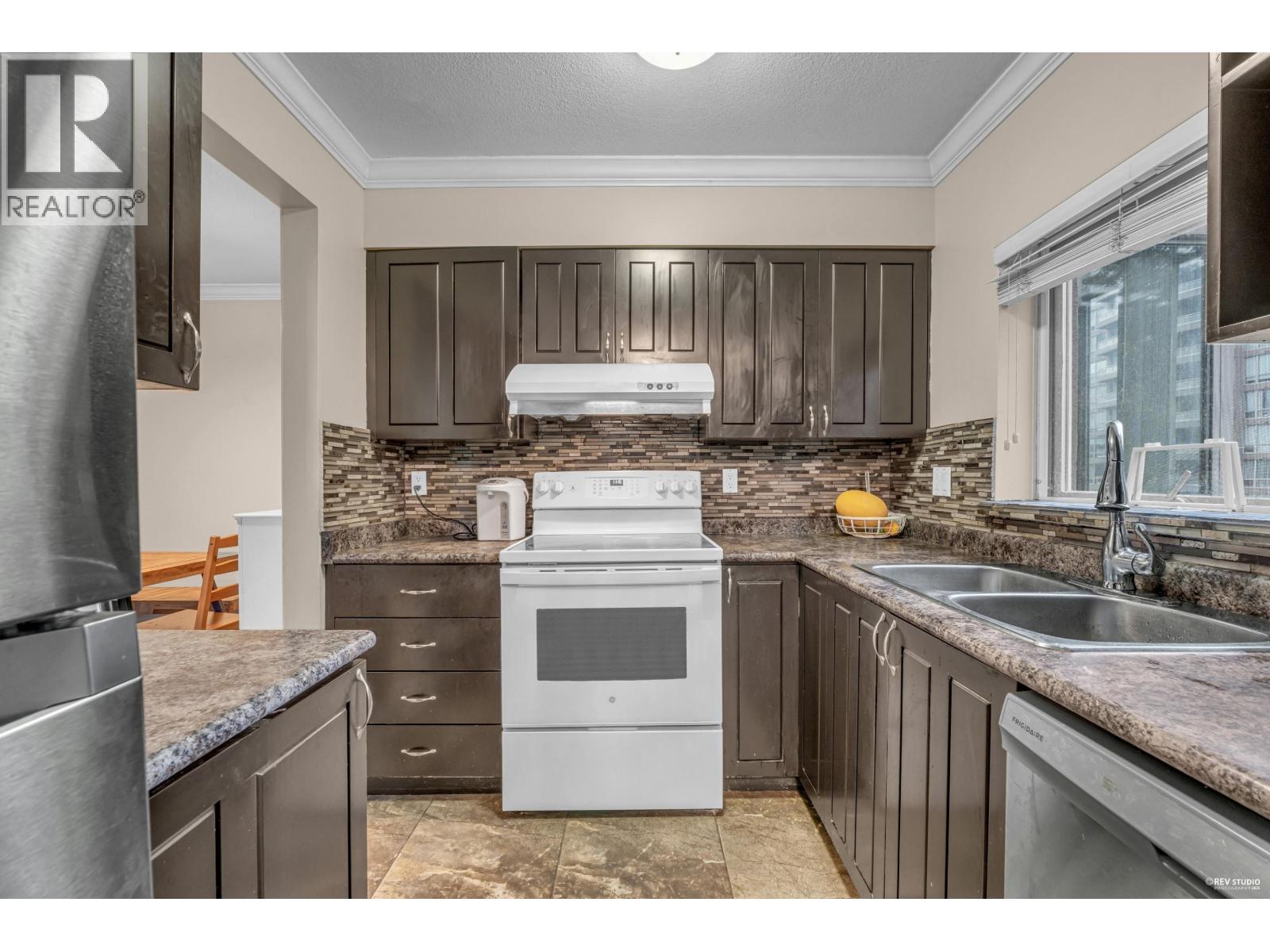 505 9633 Manchester Drive, Burnaby, British Columbia  V3N 4Y9 - Photo 8 - R3057881