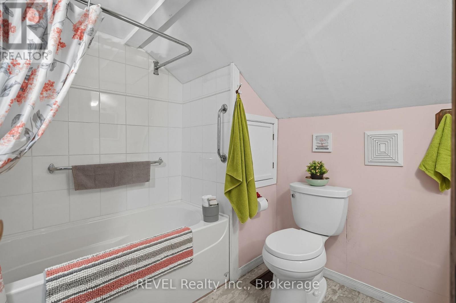 356 South Mill Street, Fort Erie, Ontario  L0S 1N0 - Photo 26 - X12460753