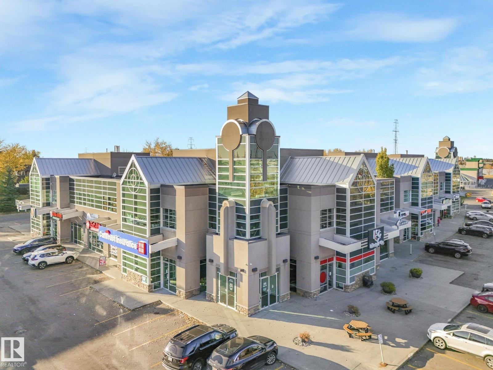 #201 / 203 2920 Calgary TR NW, edmonton, Alberta