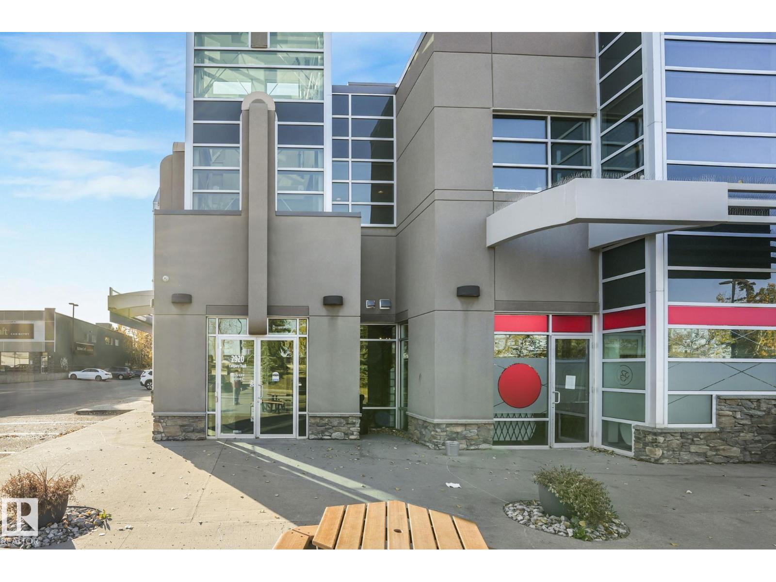 #201 / 203 2920 Calgary Tr Nw, Edmonton, Alberta  T6J 3B2 - Photo 2 - E4461992