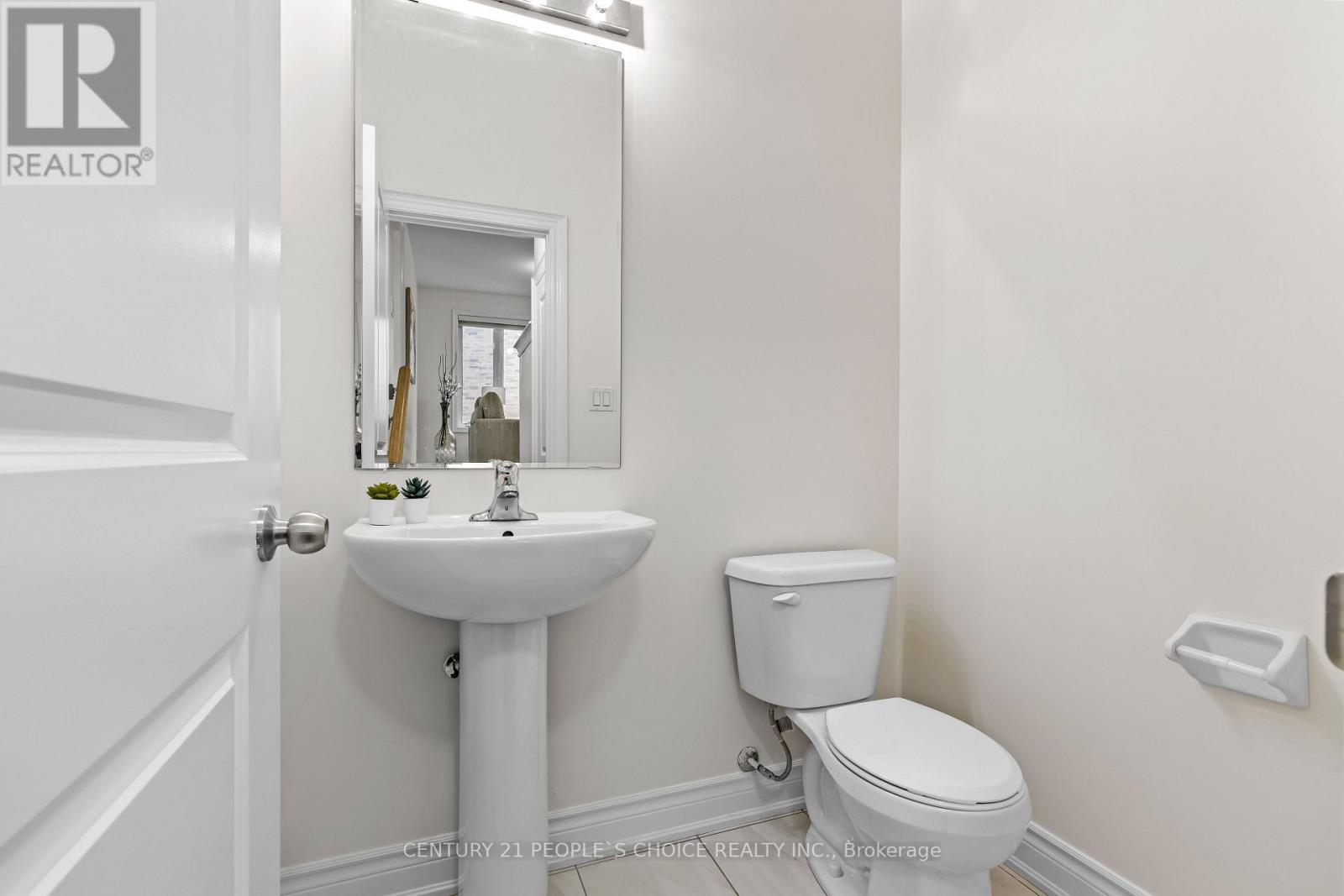 52 Coldwell Bay Circle, Vaughan, Ontario  L0J 1C0 - Photo 6 - N12460599