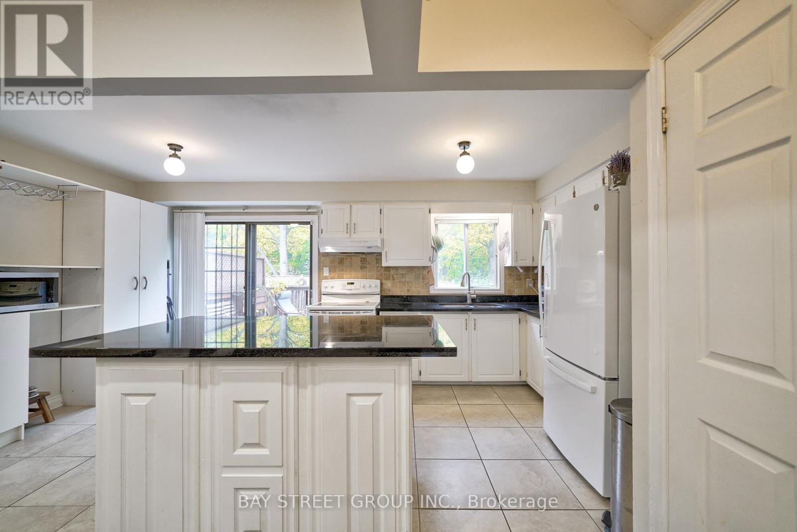 105 Patrice Crescent, Vaughan, Ontario  L4J 4Z5 - Photo 16 - N12460640