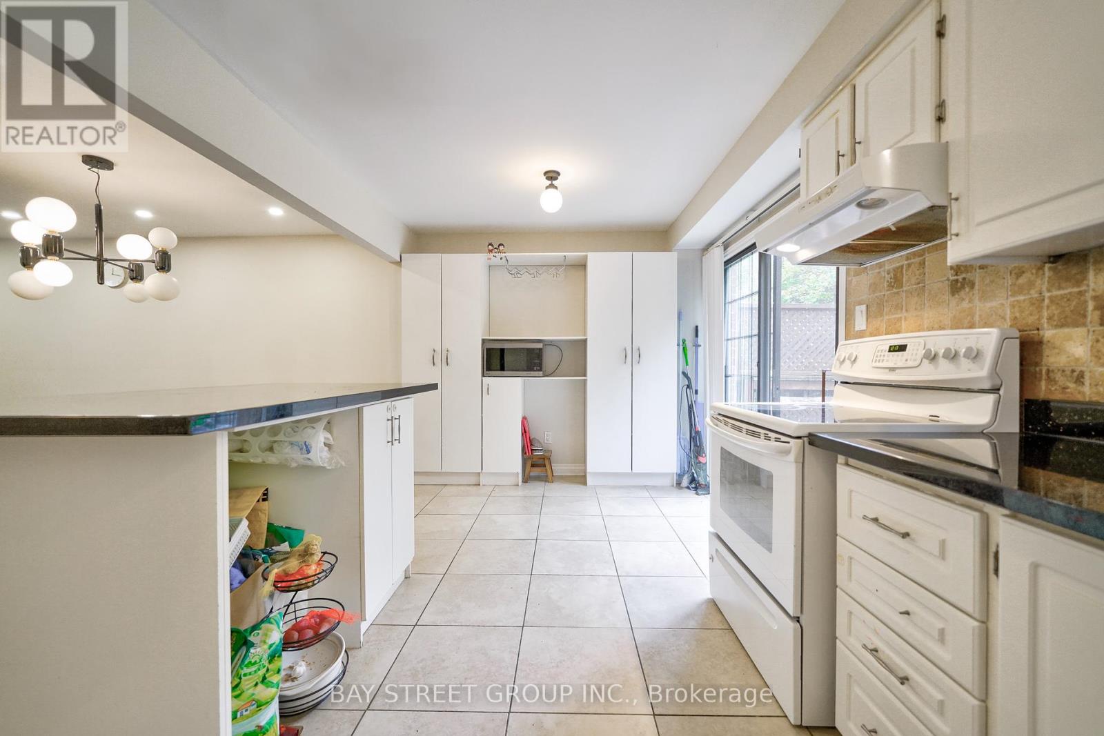 105 Patrice Crescent, Vaughan, Ontario  L4J 4Z5 - Photo 17 - N12460640