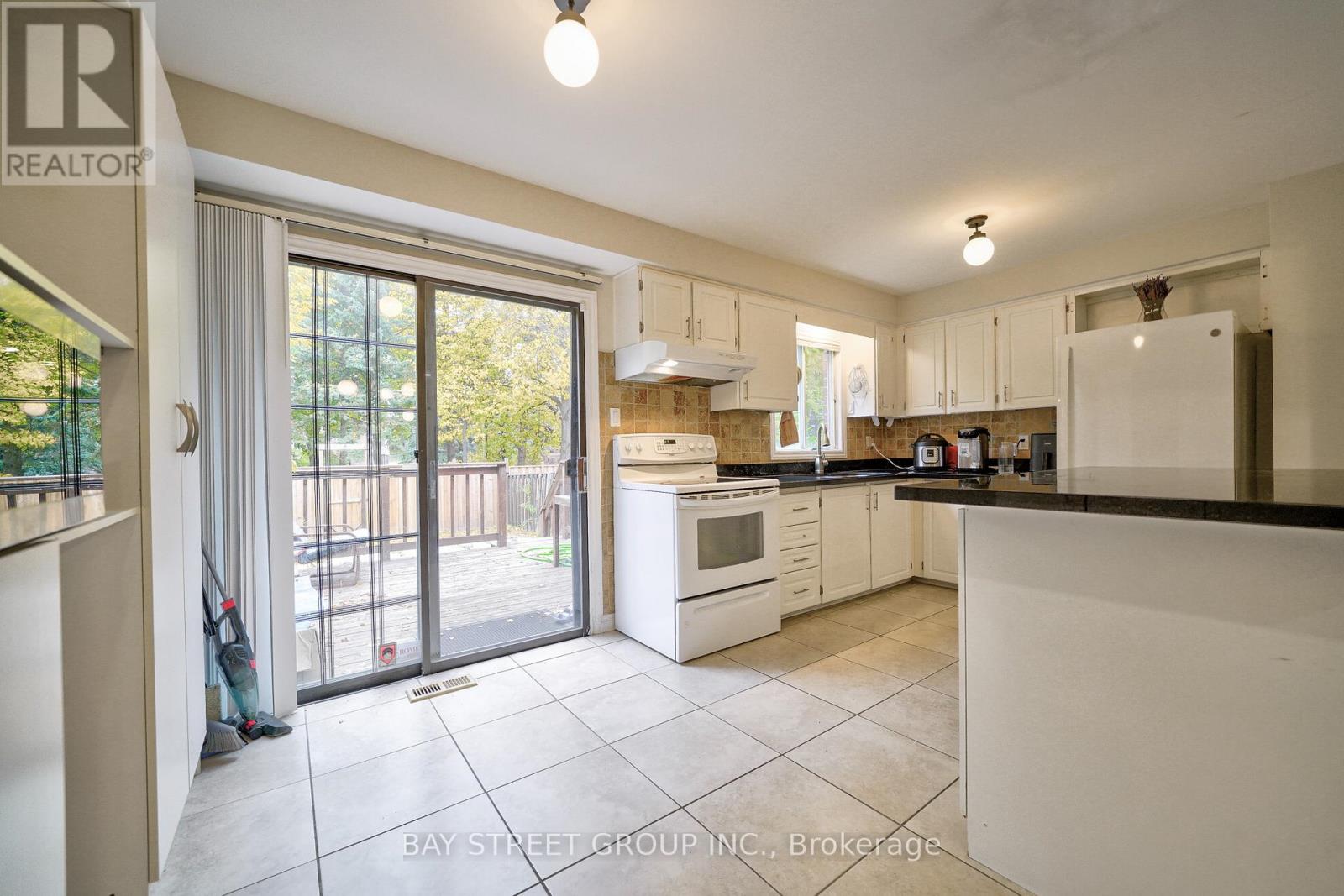 105 Patrice Crescent, Vaughan, Ontario  L4J 4Z5 - Photo 18 - N12460640