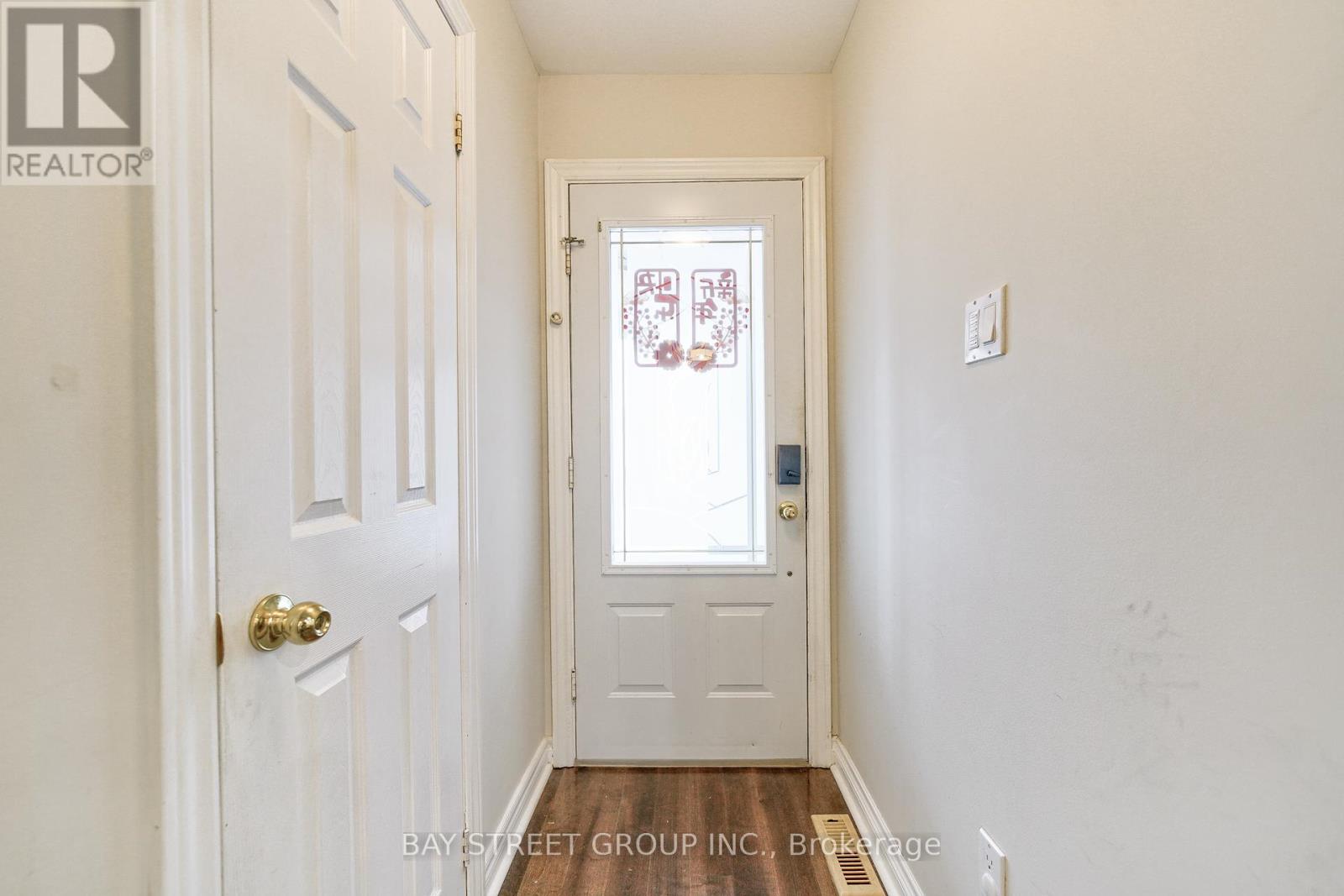 105 Patrice Crescent, Vaughan, Ontario  L4J 4Z5 - Photo 4 - N12460640