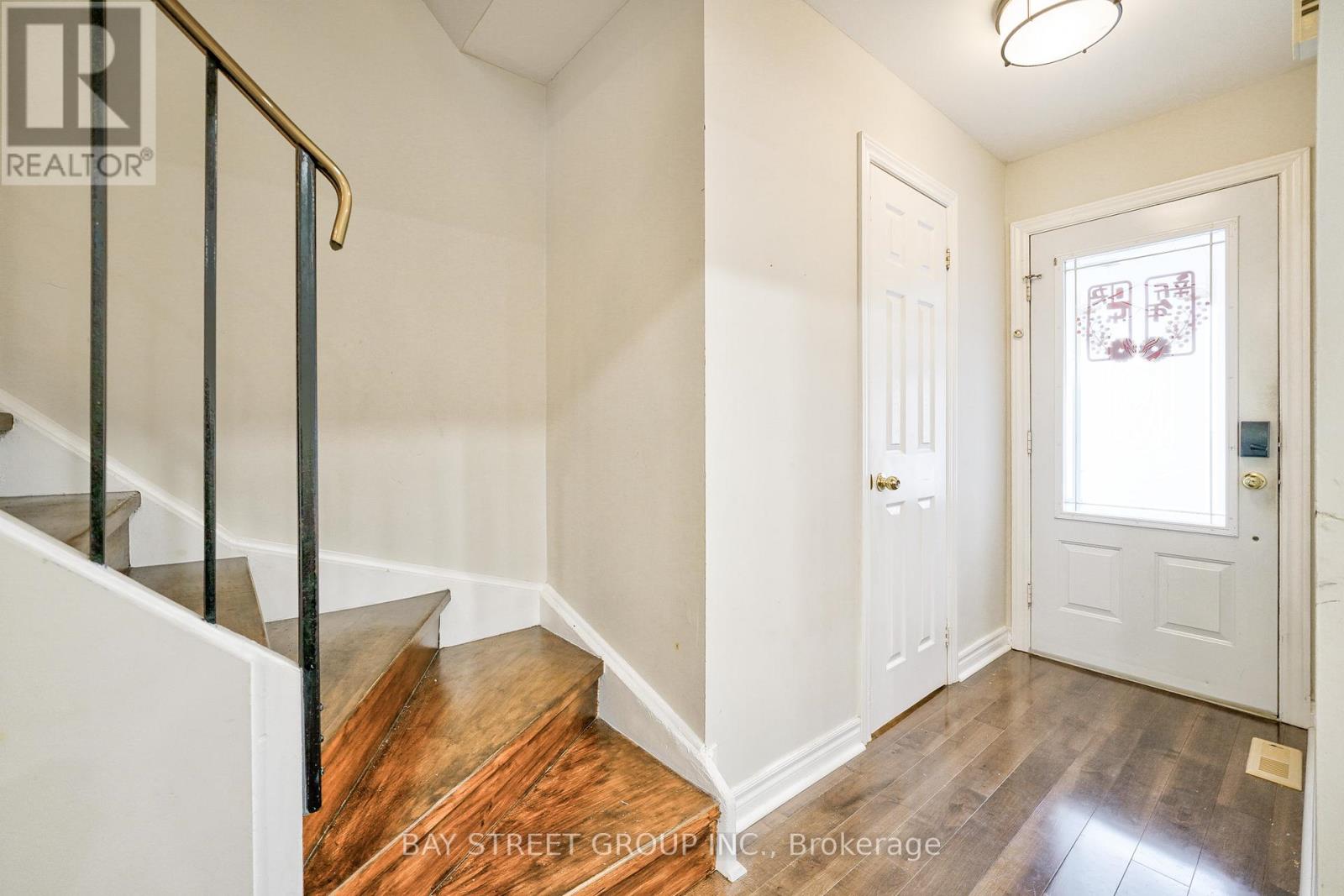 105 Patrice Crescent, Vaughan, Ontario  L4J 4Z5 - Photo 5 - N12460640