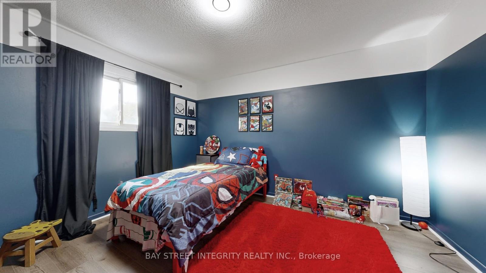 904 Wayne Drive, Newmarket, Ontario  L3Y 5T8 - Photo 17 - N12460726