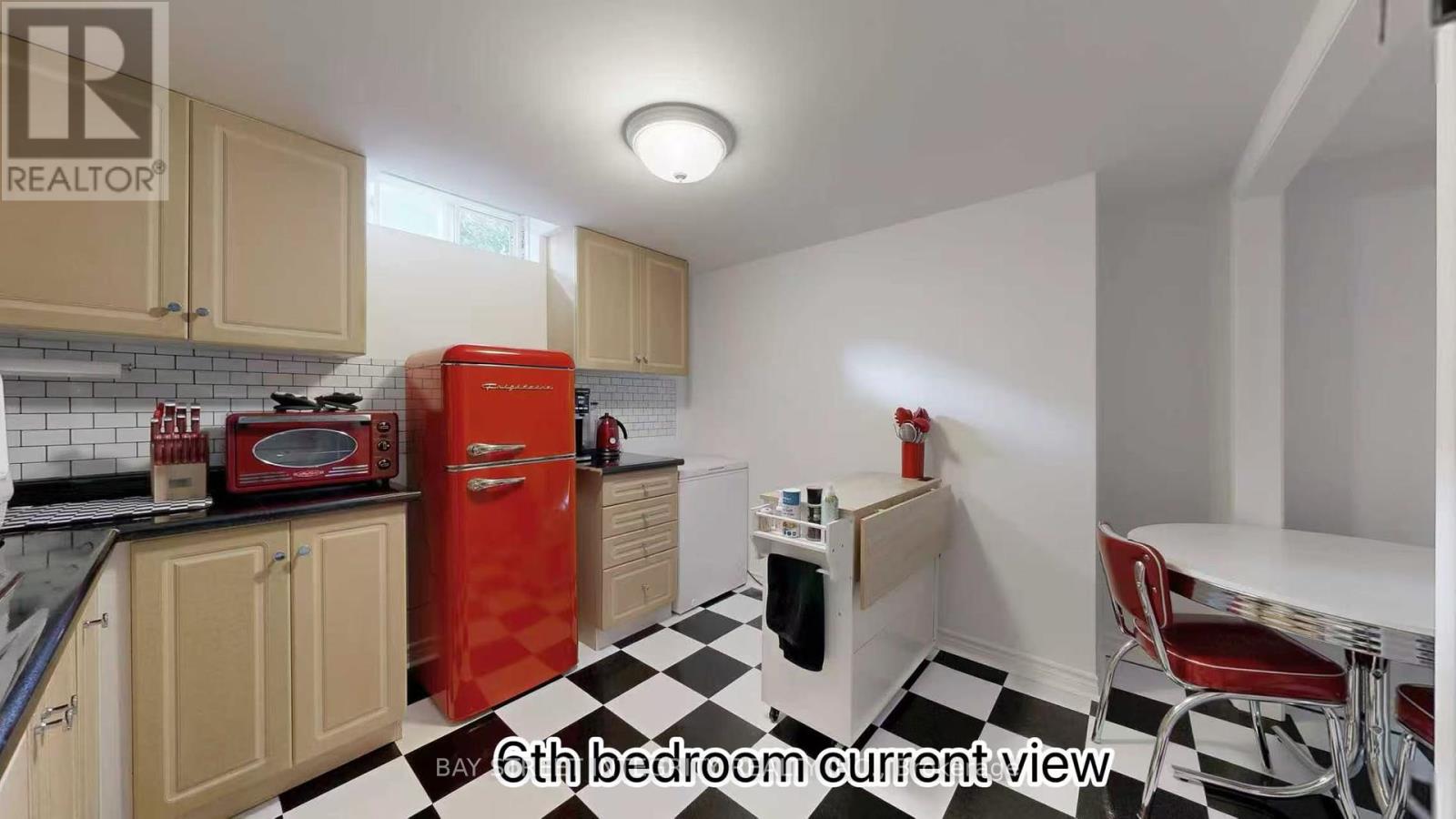 904 Wayne Drive, Newmarket, Ontario  L3Y 5T8 - Photo 27 - N12460726