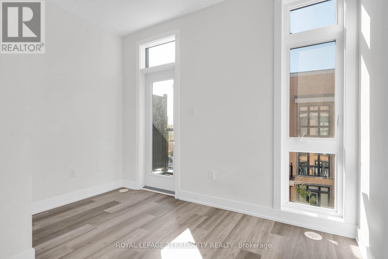 17 - 8 Sayers Lane, Richmond Hill, Ontario  L4E 1J4 - Photo 18 - N12460736