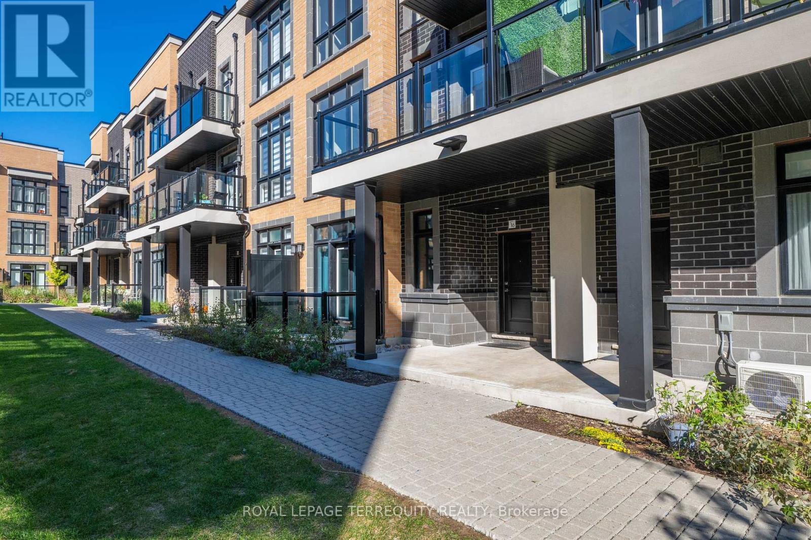 17 - 8 Sayers Lane, Richmond Hill, Ontario  L4E 1J4 - Photo 3 - N12460736