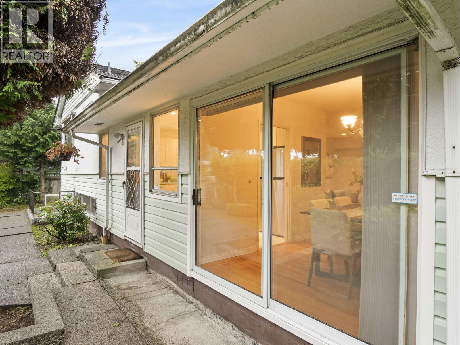 651 Kerry Place, North Vancouver, British Columbia  V7N 2Y6 - Photo 32 - R3057879