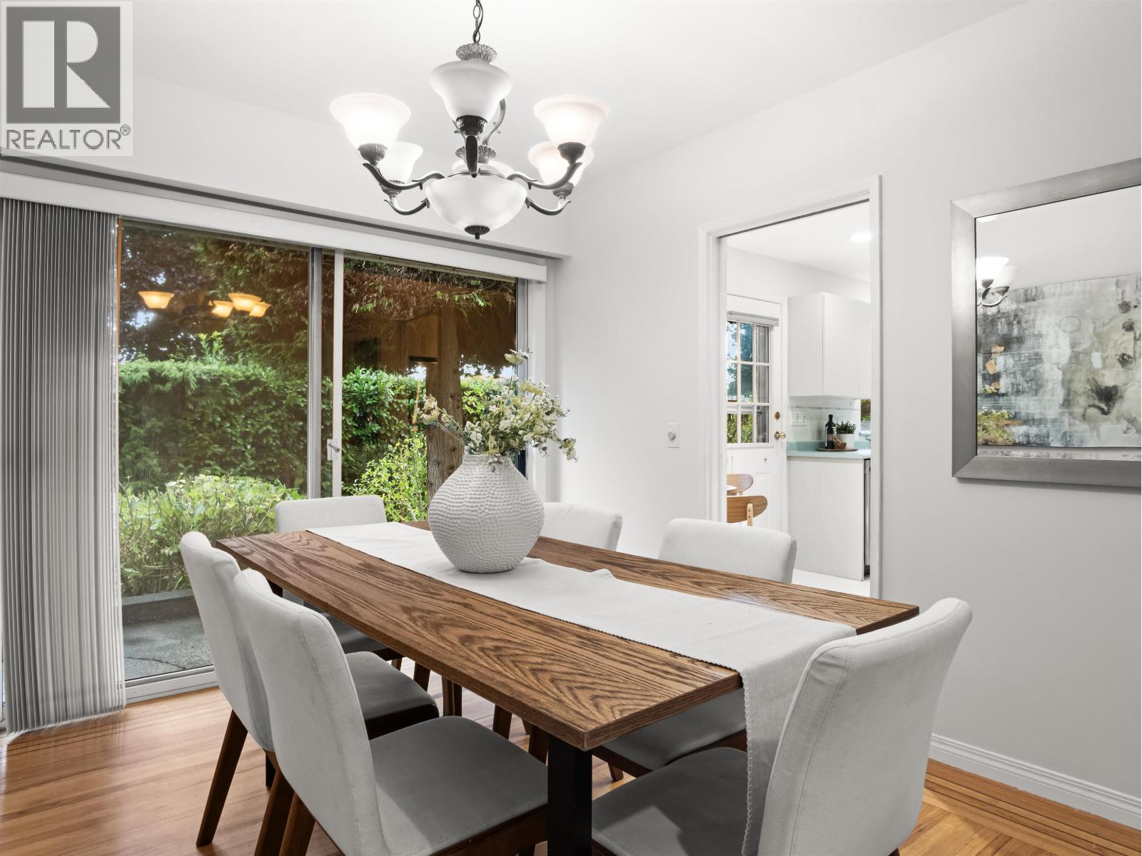 651 Kerry Place, North Vancouver, British Columbia  V7N 2Y6 - Photo 6 - R3057879