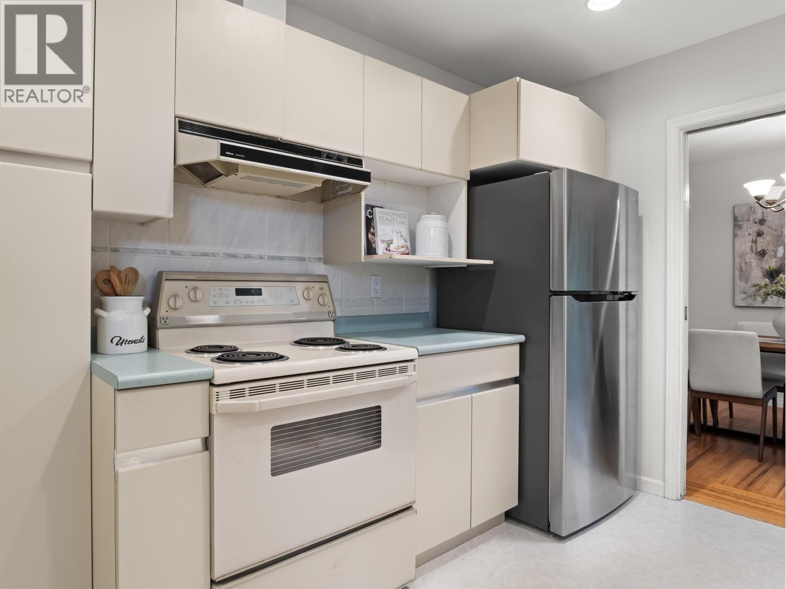 651 Kerry Place, North Vancouver, British Columbia  V7N 2Y6 - Photo 9 - R3057879