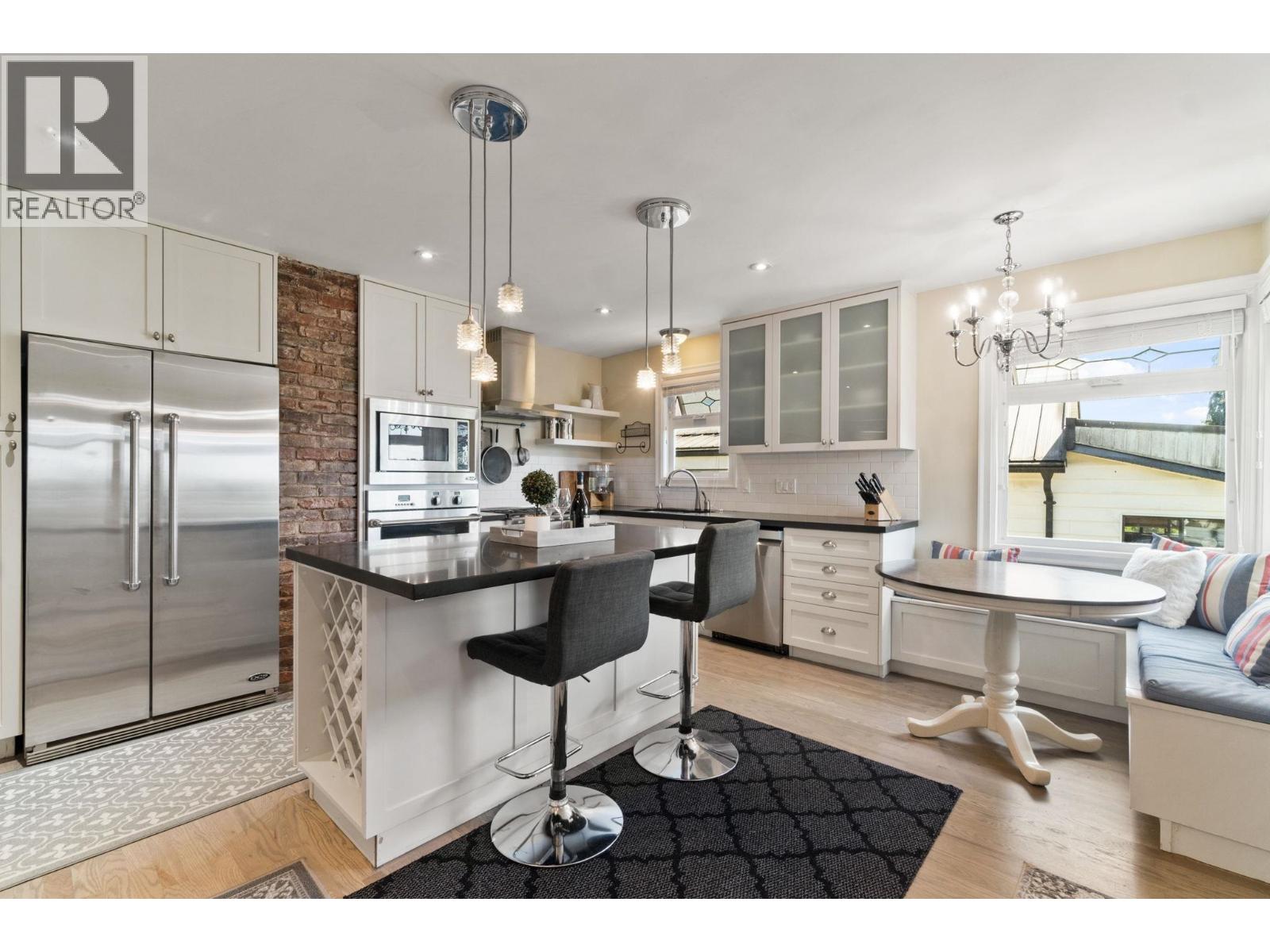 358 Alberta Street, New Westminster, British Columbia  V3L 3J5 - Photo 6 - R3057896