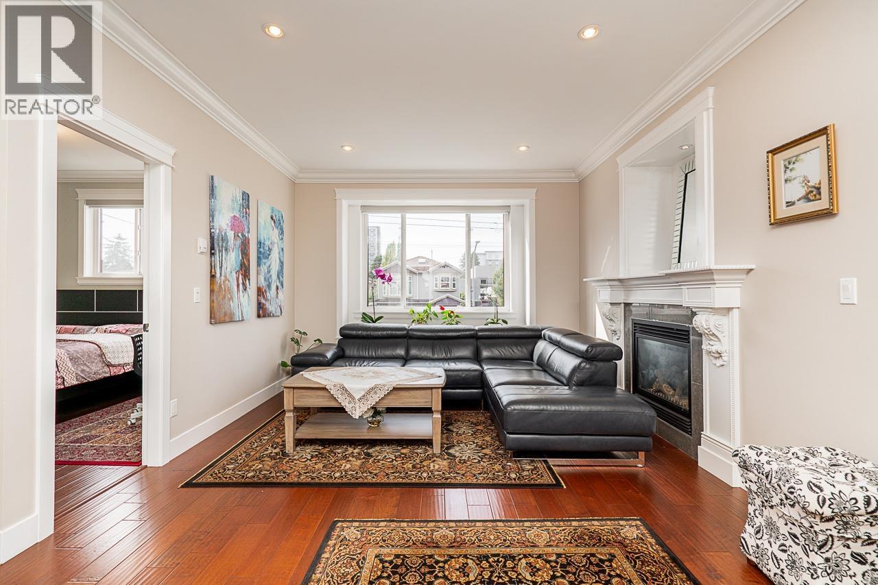 7568 19th Avenue, Burnaby, British Columbia  V3N 1E6 - Photo 5 - R3057911