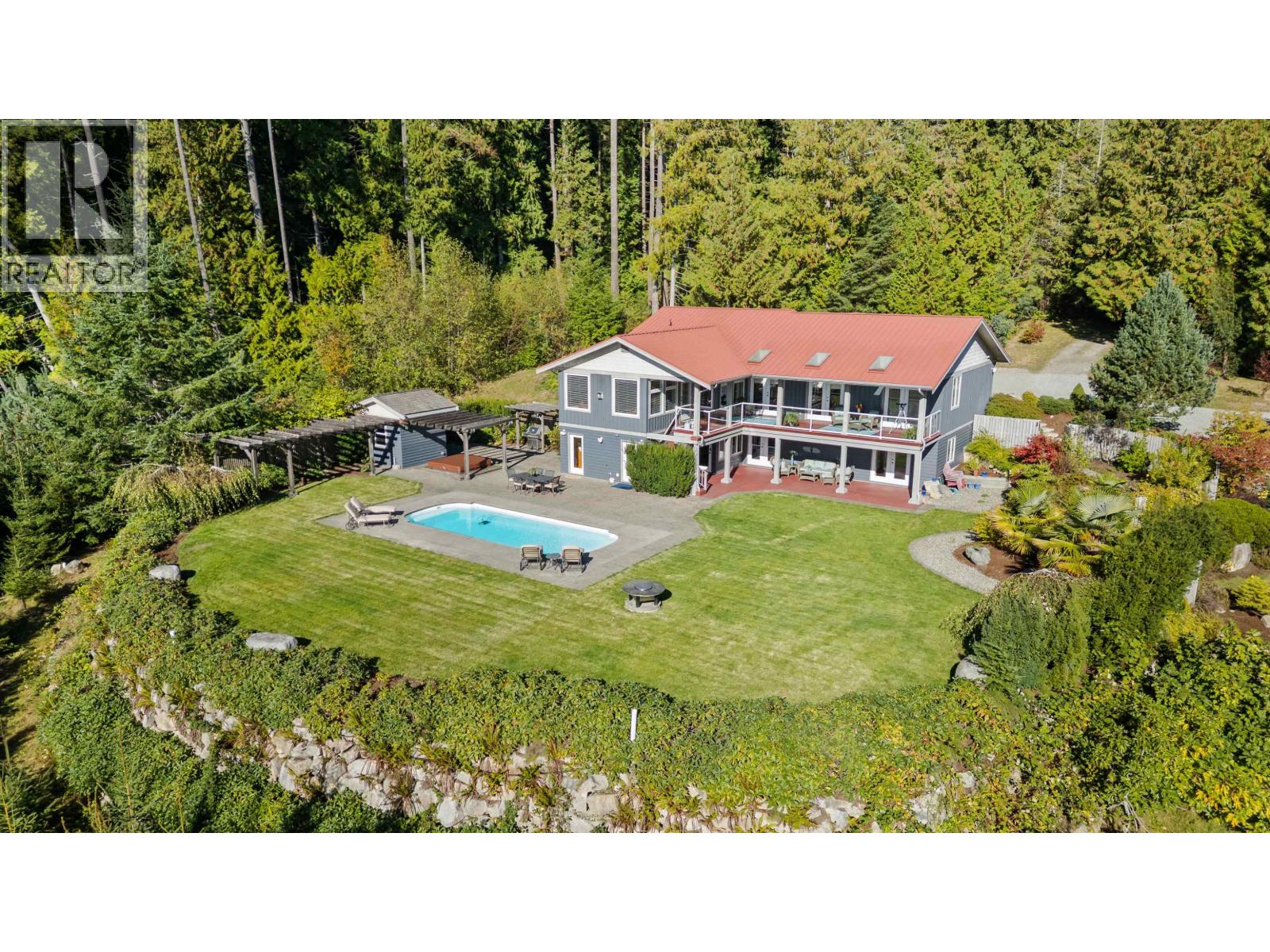 2440 Sunshine Coast Highway, Roberts Creek, British Columbia  V0N 2W5 - Photo 4 - R3057925