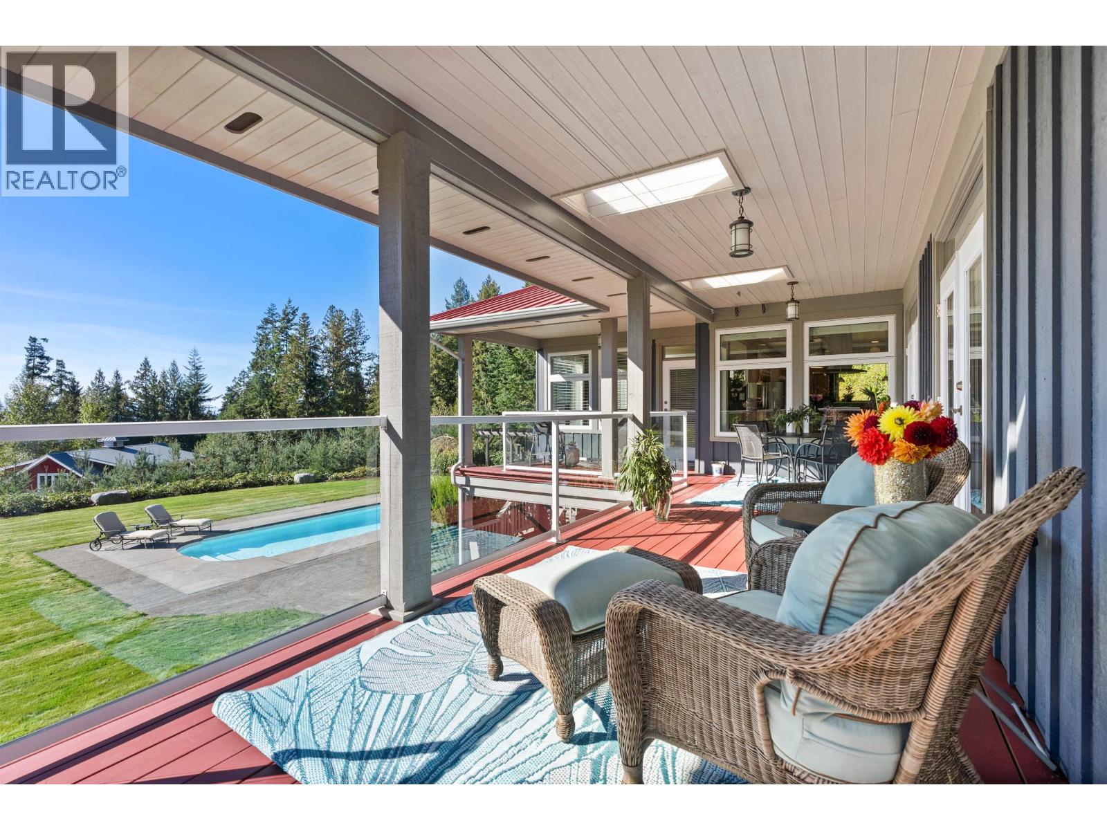 2440 Sunshine Coast Highway, Roberts Creek, British Columbia  V0N 2W5 - Photo 5 - R3057925