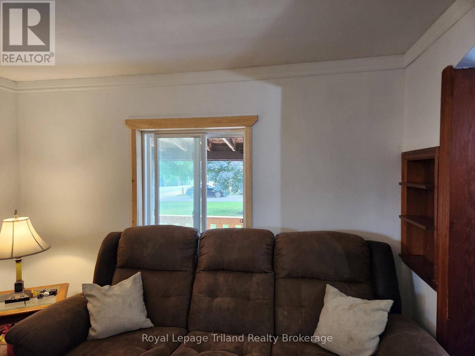 32 Baird Street N, Blandford-Blenheim, Ontario  N0J 1B0 - Photo 7 - X12398409
