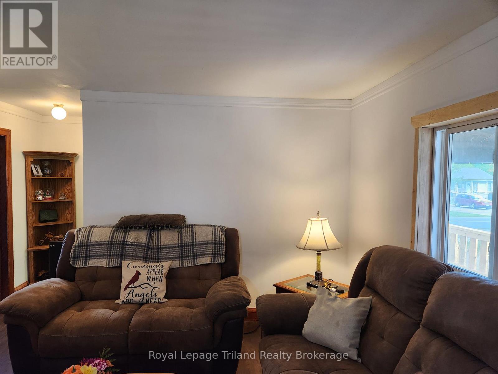 32 Baird Street N, Blandford-Blenheim, Ontario  N0J 1B0 - Photo 9 - X12398409