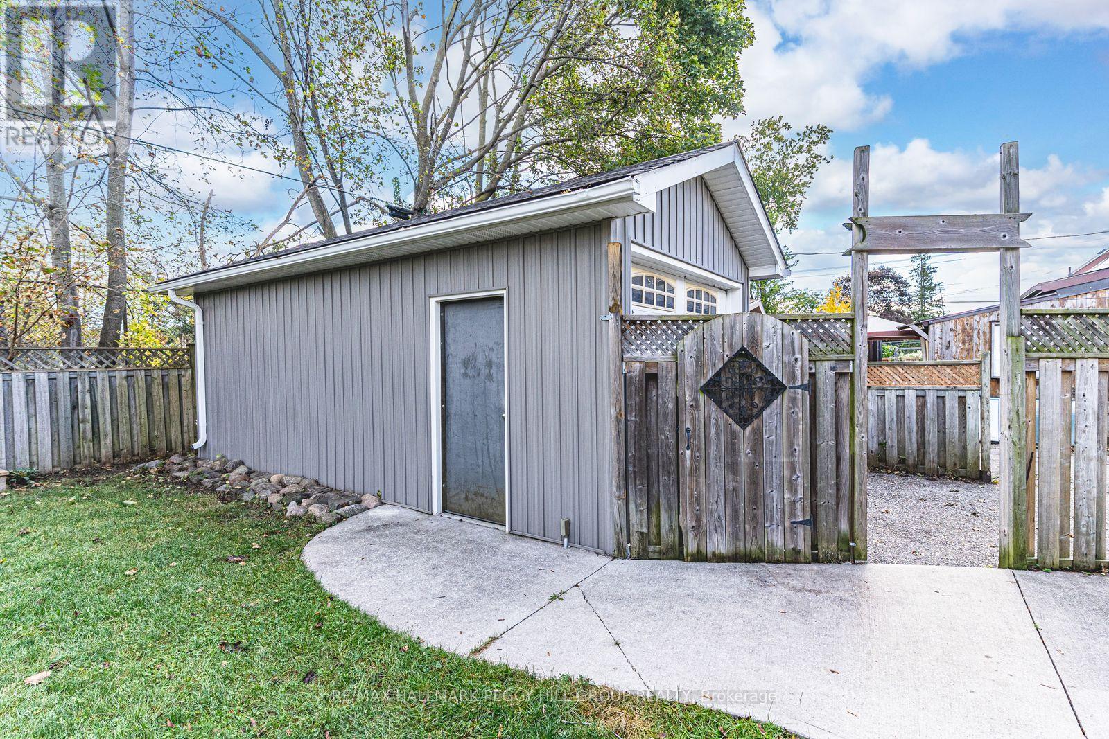 5 Newton Street, Barrie, Ontario  L4M 3N2 - Photo 14 - S12460679
