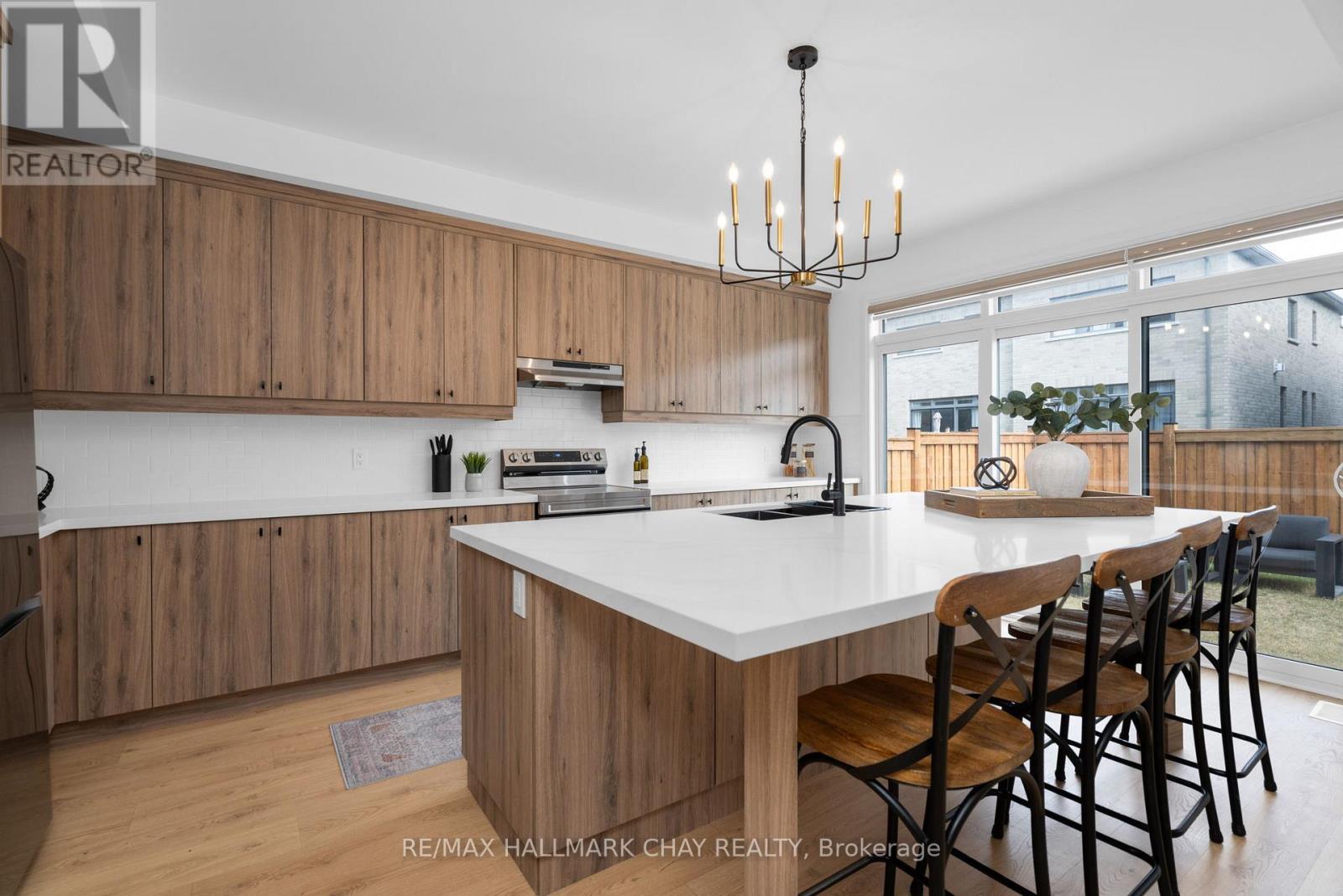 43 Calypso Avenue, Springwater, Ontario  L0L 1Y3 - Photo 8 - S12460684