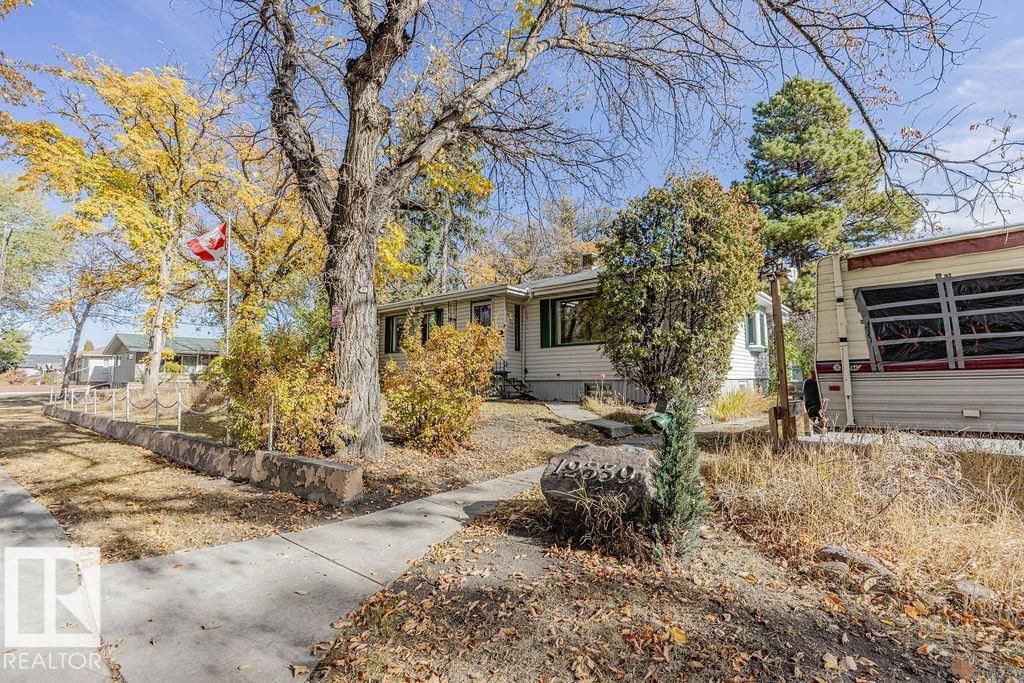 12339 89 St Nw Nw, Edmonton, Alberta  T5B 3W8 - Photo 2 - E4461990