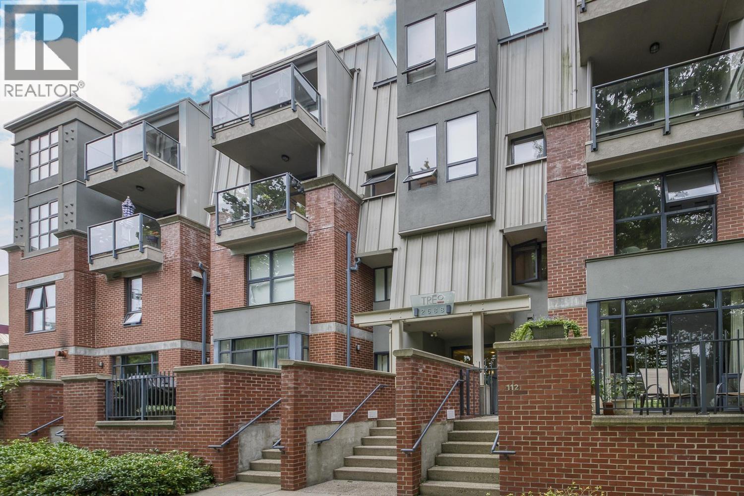 302 2688 Vine Street, Vancouver, British Columbia  V6K 4T6 - Photo 1 - R3057874