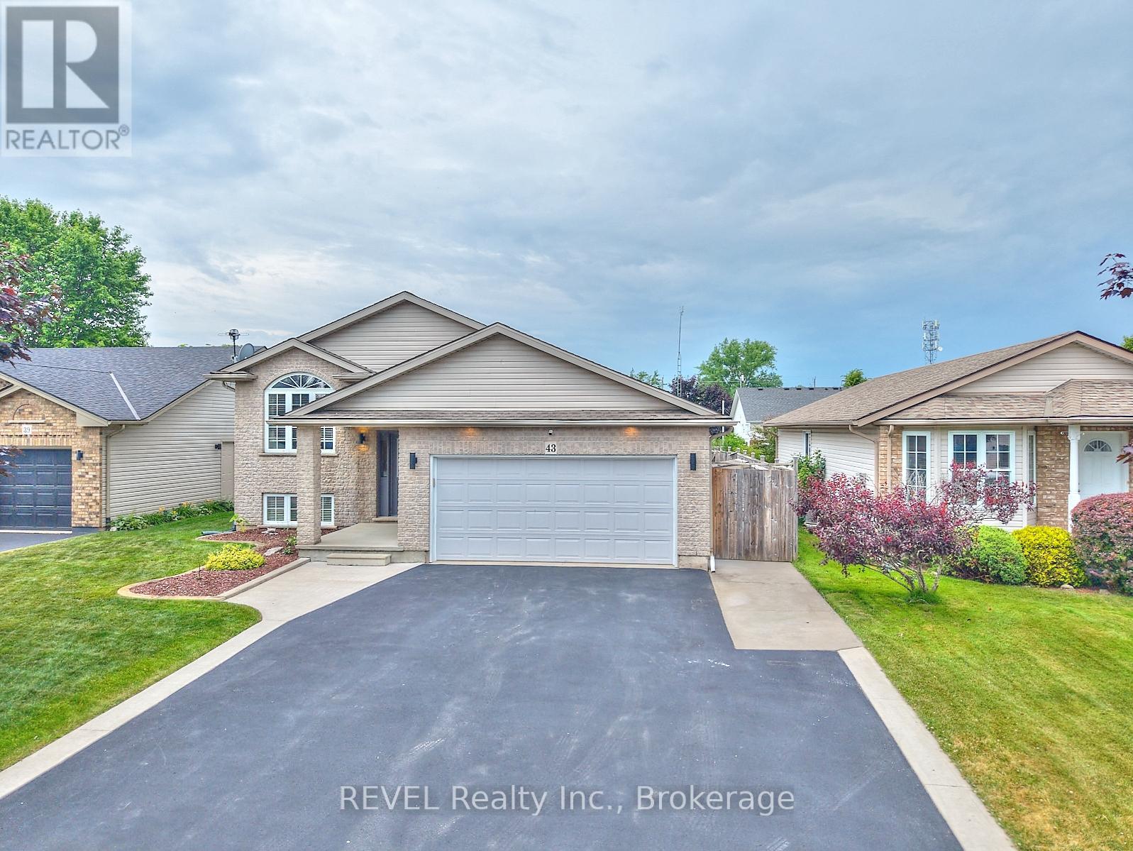 43 ROCHELLE CRESCENT, Fort Erie, Ontario