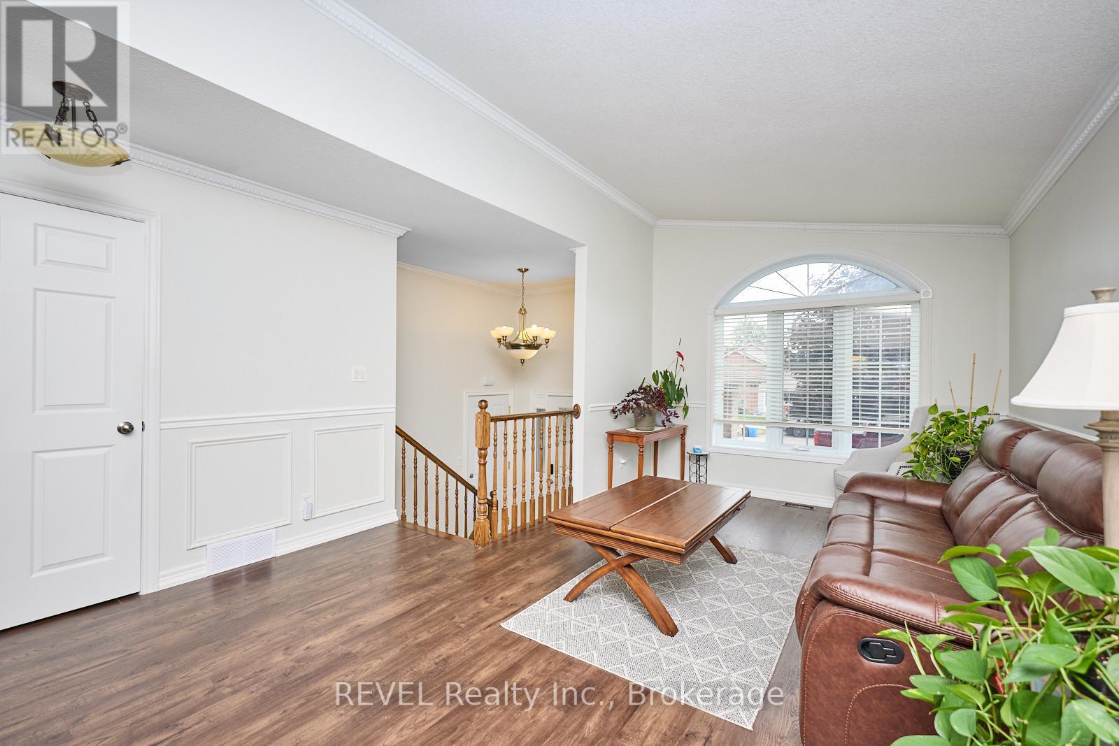 43 Rochelle Crescent, Fort Erie, Ontario  L0S 1N0 - Photo 7 - X12255376