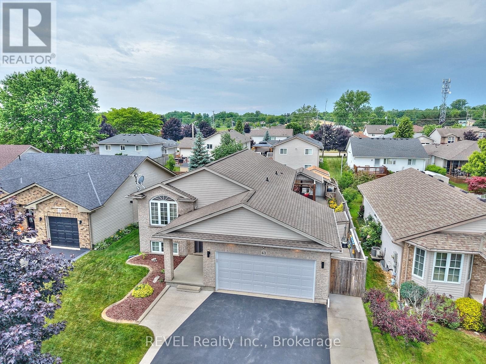 43 Rochelle Crescent, Fort Erie, Ontario  L0S 1N0 - Photo 35 - X12255376