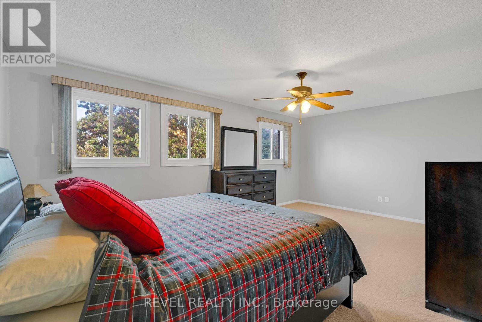 42 Deer Valley Drive, Caledon, Ontario  L7E 2E5 - Photo 17 - W12460571