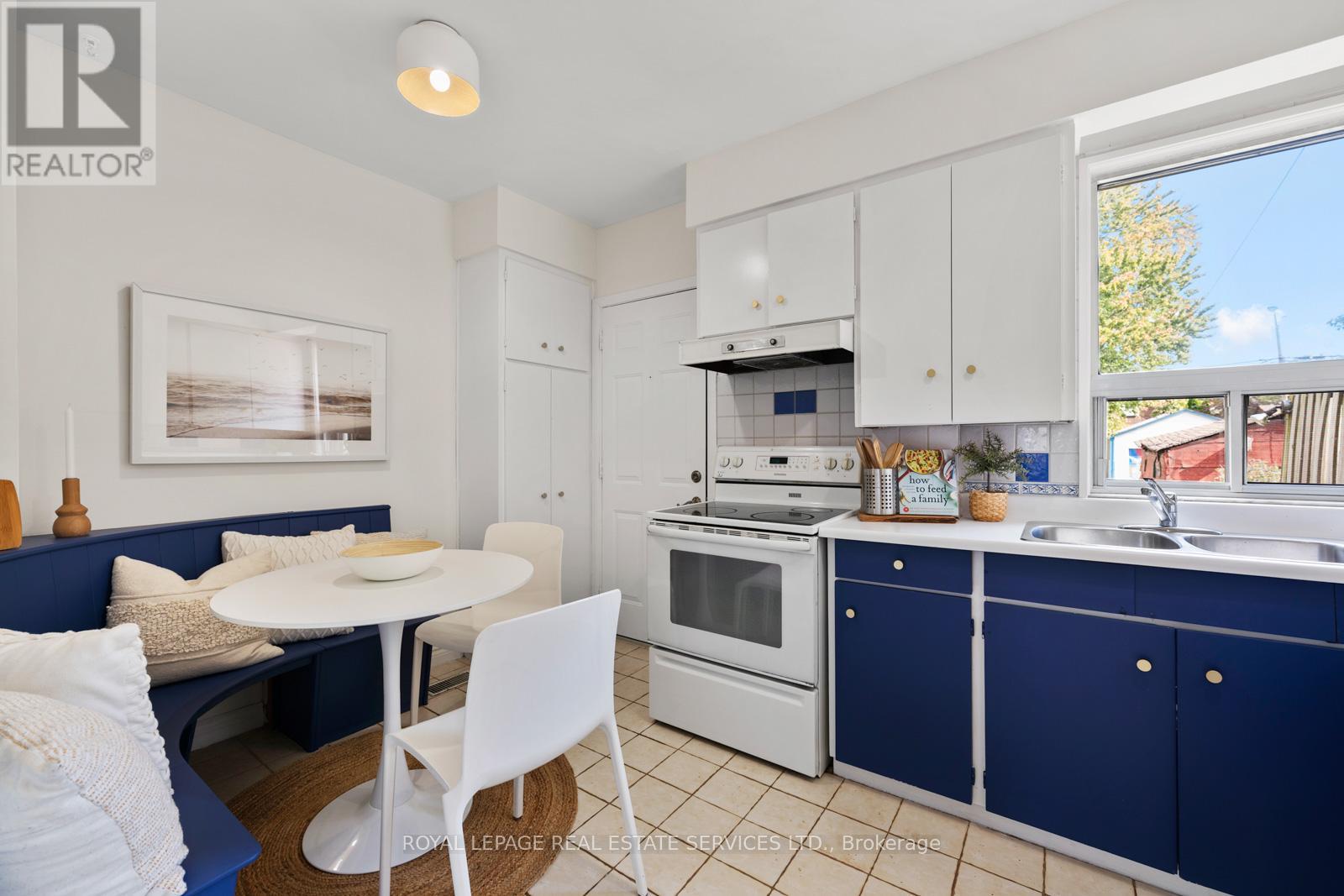 561 Beresford Avenue, Toronto, Ontario  M6S 3C2 - Photo 18 - W12460579