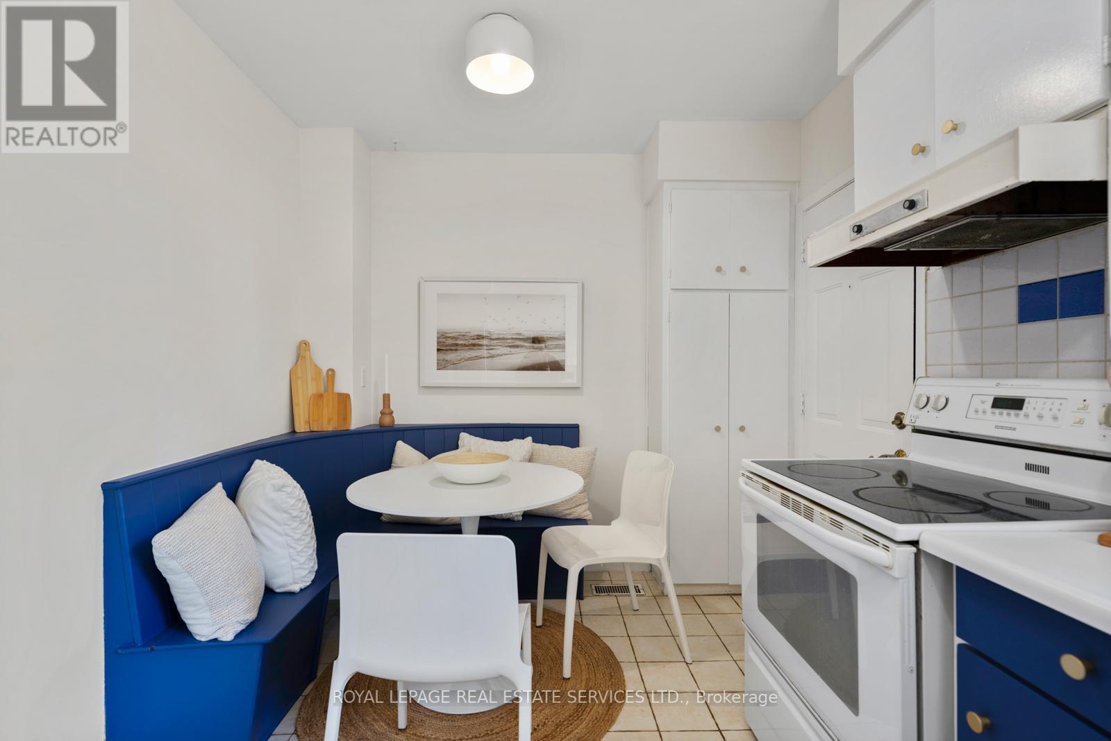 561 Beresford Avenue, Toronto, Ontario  M6S 3C2 - Photo 19 - W12460579