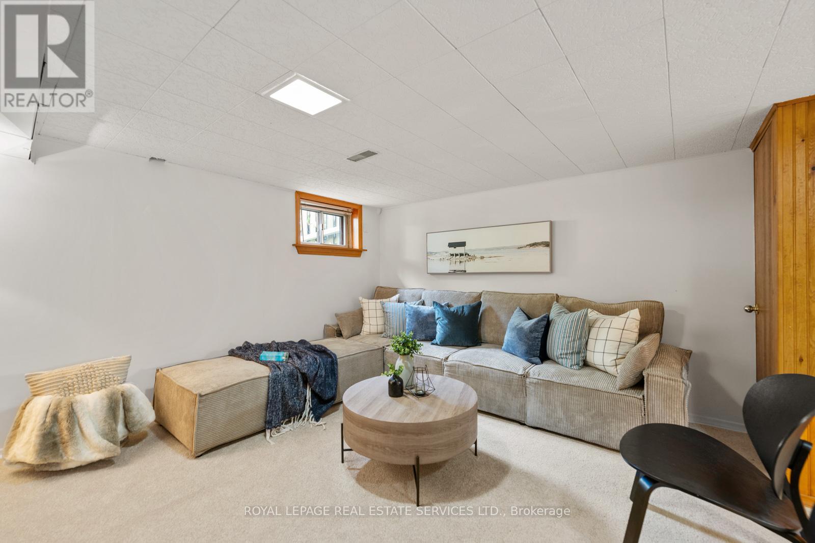 561 Beresford Avenue, Toronto, Ontario  M6S 3C2 - Photo 37 - W12460579