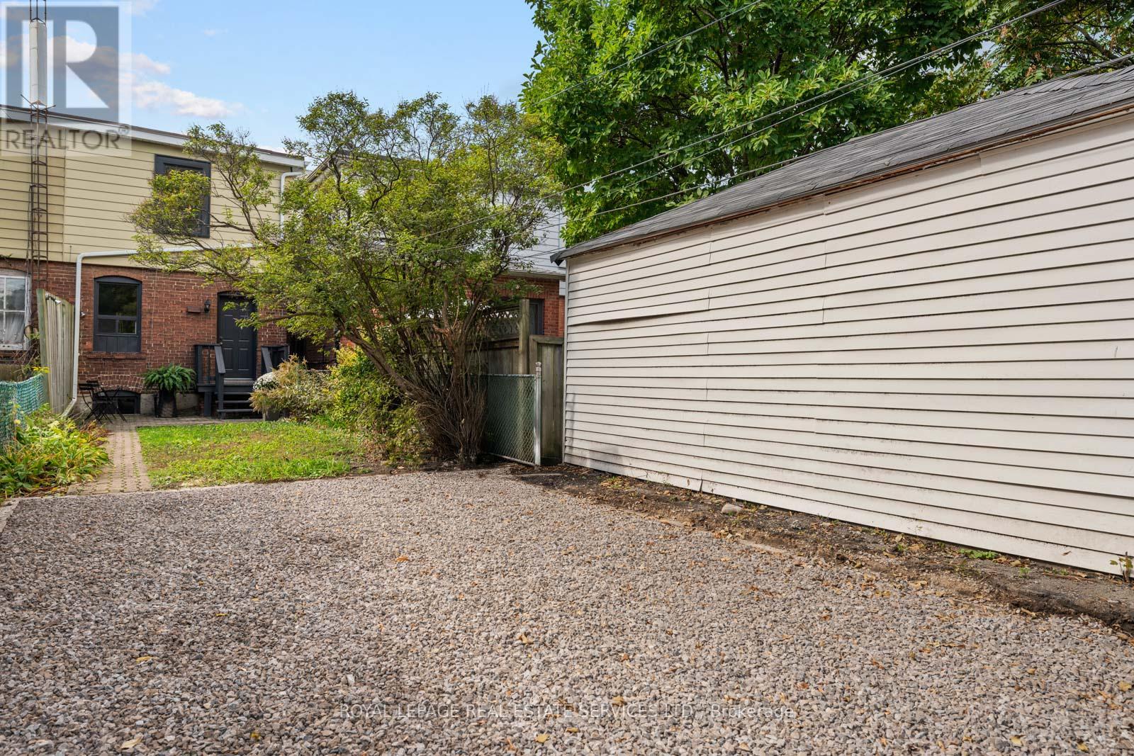 561 Beresford Avenue, Toronto, Ontario  M6S 3C2 - Photo 45 - W12460579