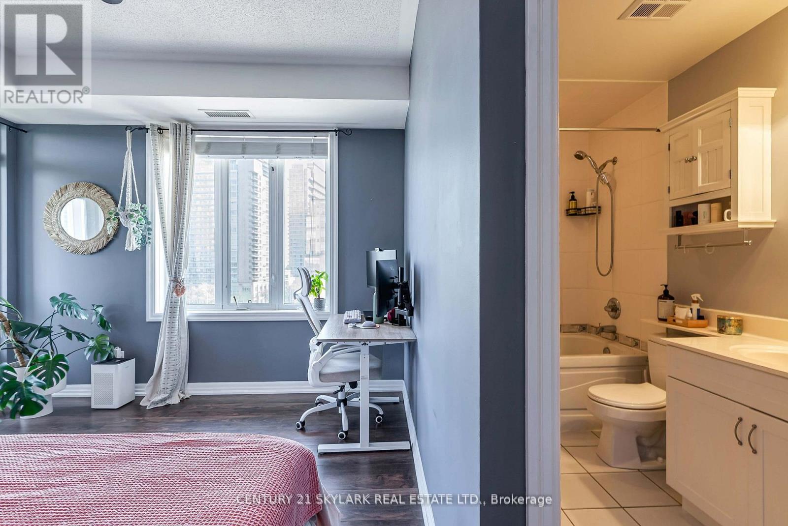 516 - 245 Dalesford Road, Toronto, Ontario  M8Y 4H7 - Photo 18 - W12460584