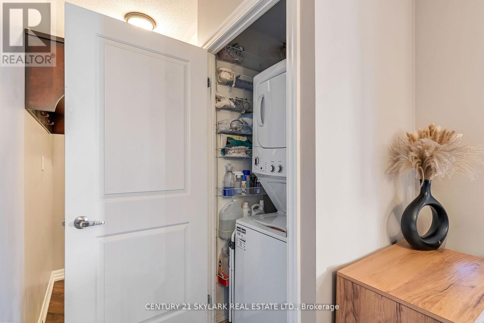 516 - 245 Dalesford Road, Toronto, Ontario  M8Y 4H7 - Photo 4 - W12460584