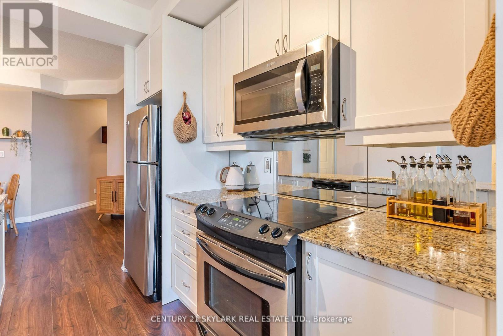 516 - 245 Dalesford Road, Toronto, Ontario  M8Y 4H7 - Photo 7 - W12460584