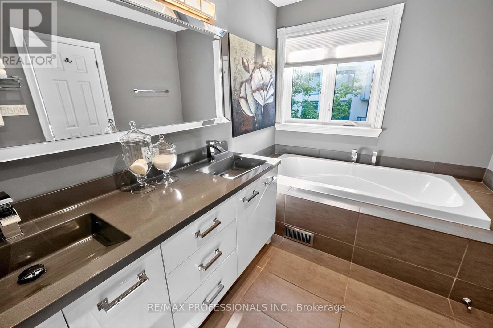 1 - 4357 Bloor Street W, Toronto, Ontario  M9C 2A4 - Photo 28 - W12460585