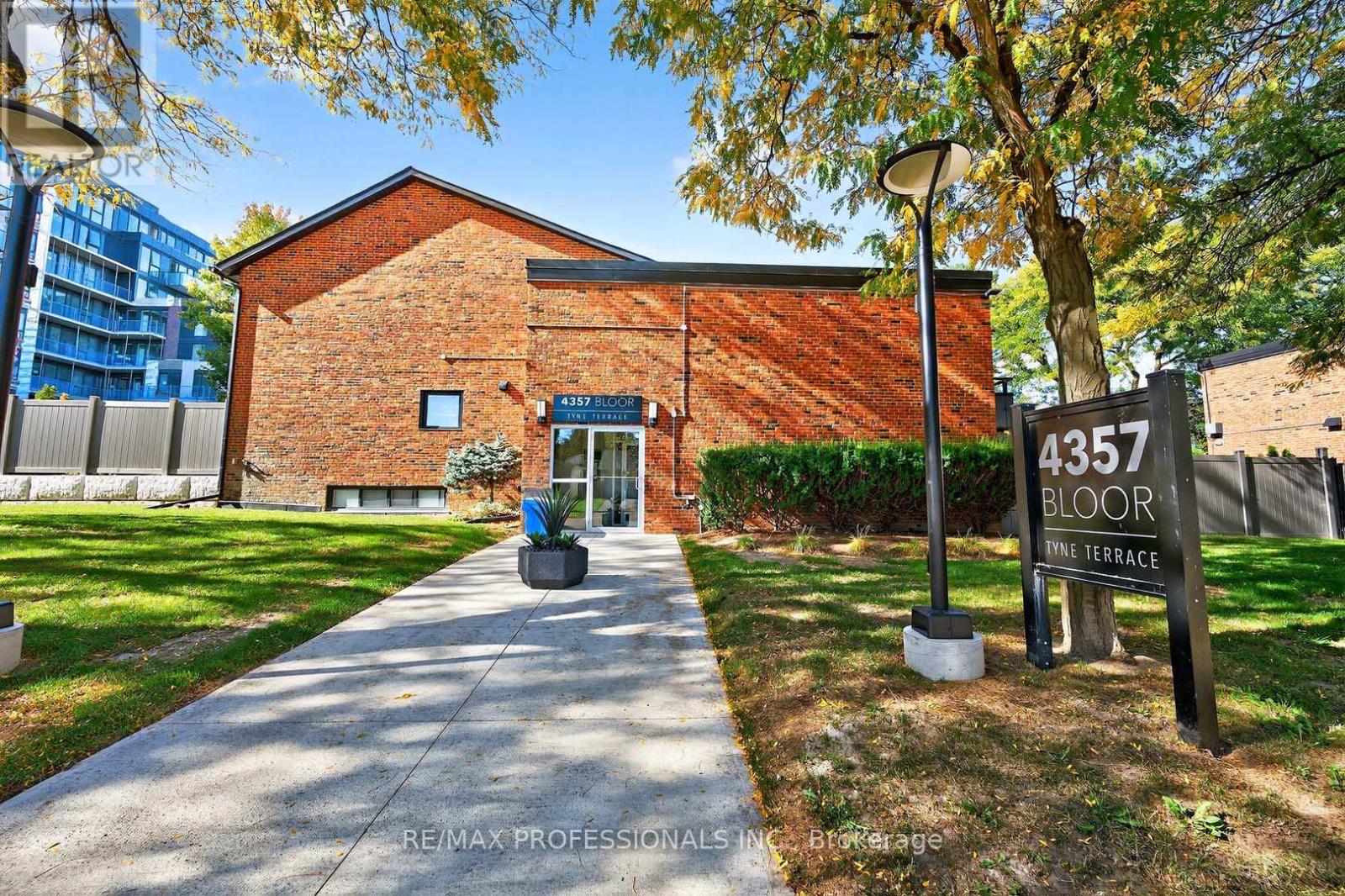 1 - 4357 Bloor Street W, Toronto, Ontario  M9C 2A4 - Photo 3 - W12460585