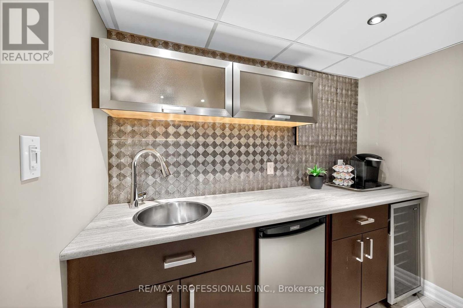 1 - 4357 Bloor Street W, Toronto, Ontario  M9C 2A4 - Photo 35 - W12460585