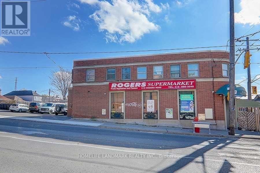 419 Rogers Road, Toronto, Ontario  M6M 4Z8 - Photo 2 - W12460600