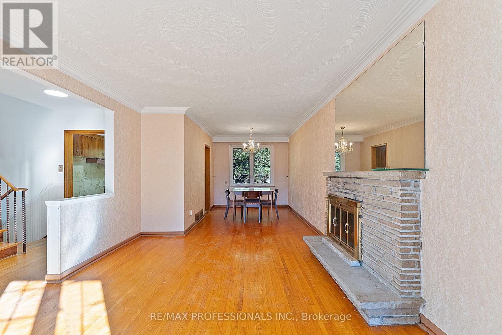 12 Drury Lane, Toronto, Ontario  M9P 1P7 - Photo 13 - W12460605