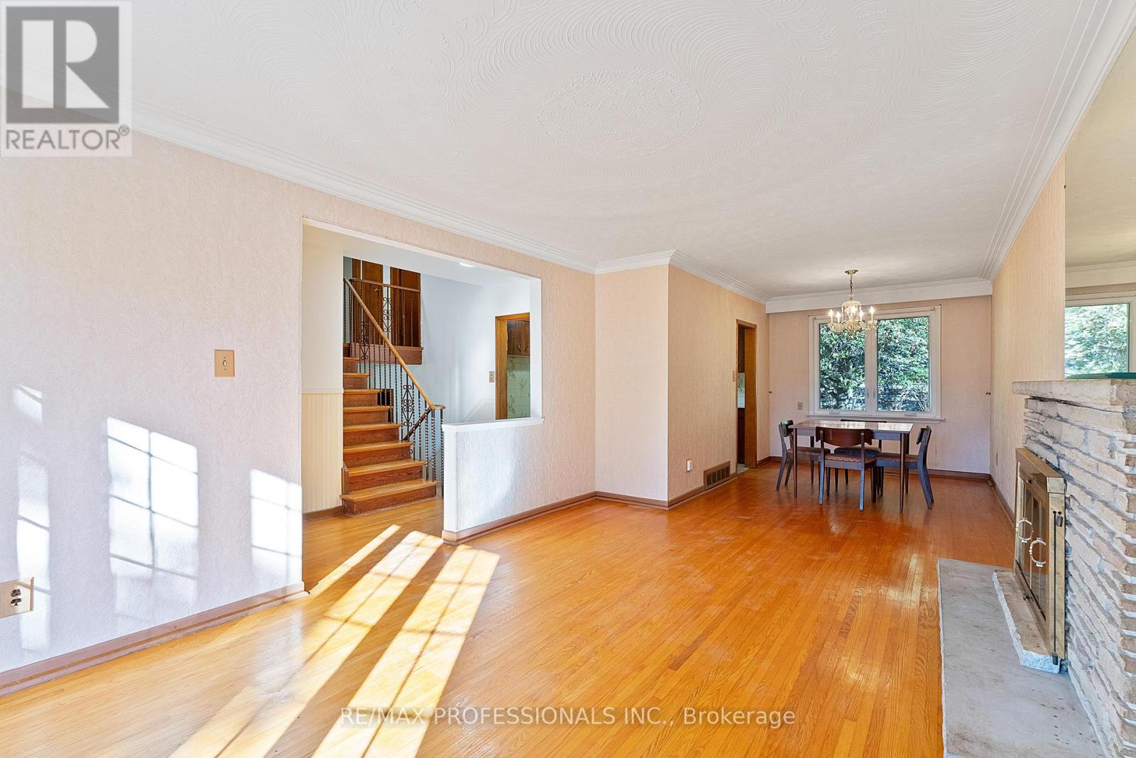 12 Drury Lane, Toronto, Ontario  M9P 1P7 - Photo 14 - W12460605