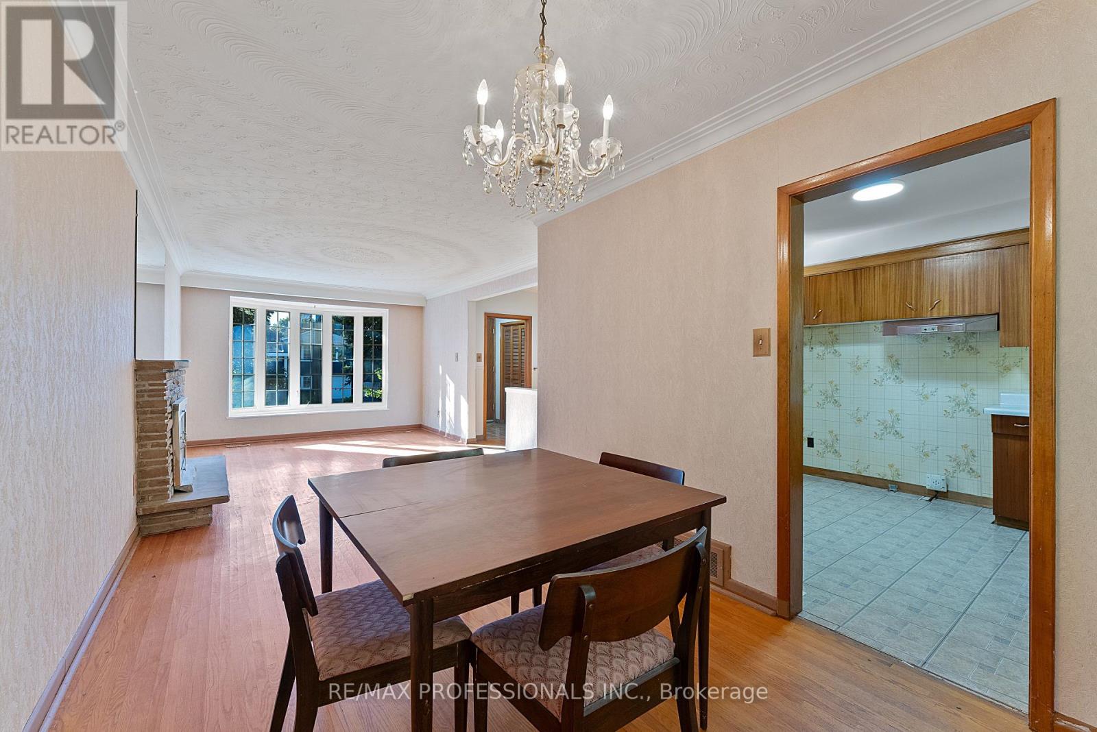 12 Drury Lane, Toronto, Ontario  M9P 1P7 - Photo 21 - W12460605