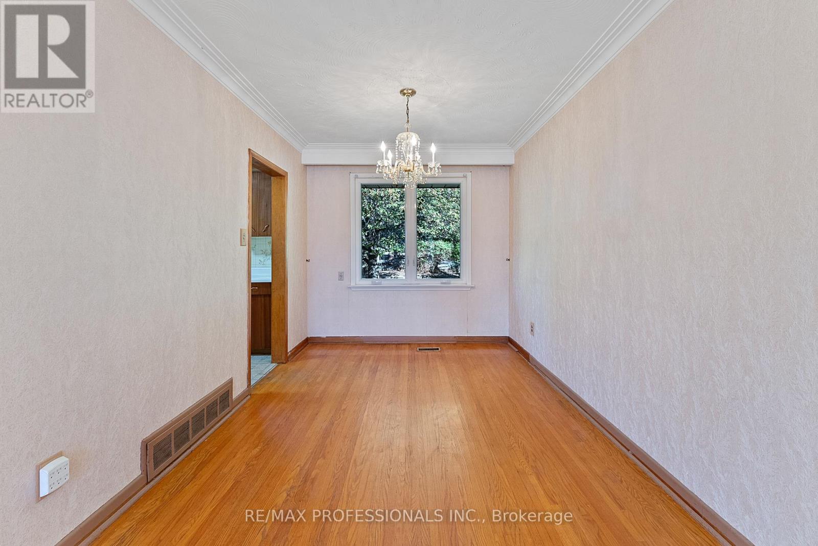 12 Drury Lane, Toronto, Ontario  M9P 1P7 - Photo 23 - W12460605